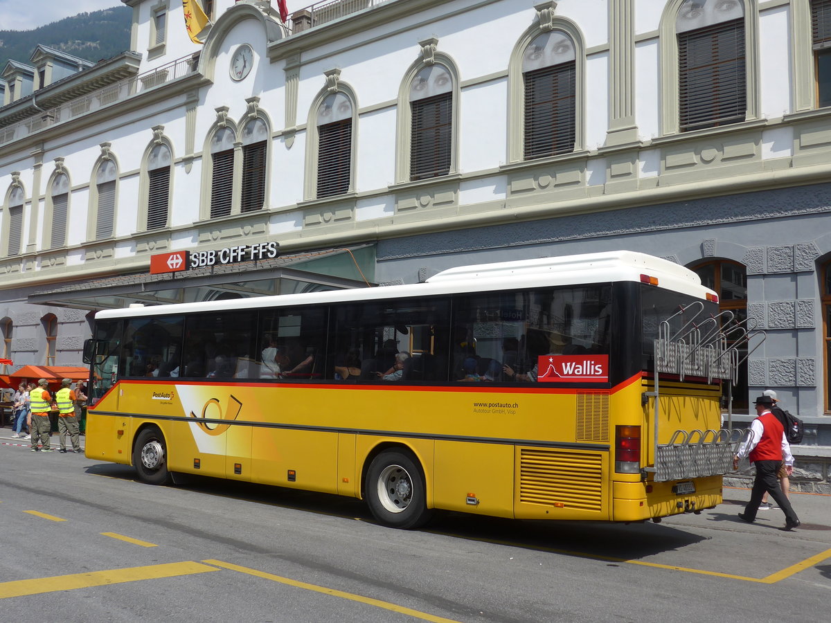 (181'320) - Autotour, Visp - VS 48'333 - Setra am 24. Juni 2017 beim Bahnhof Brig