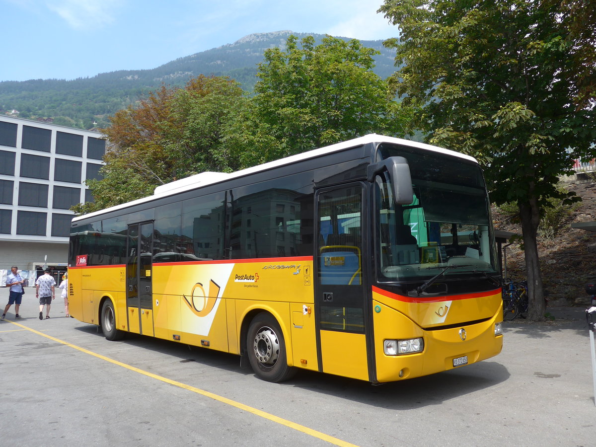 (181'352) - PostAuto Wallis - VS 372'650 - Irisbus am 24. Juni 2017 beim Bahnhof Brig