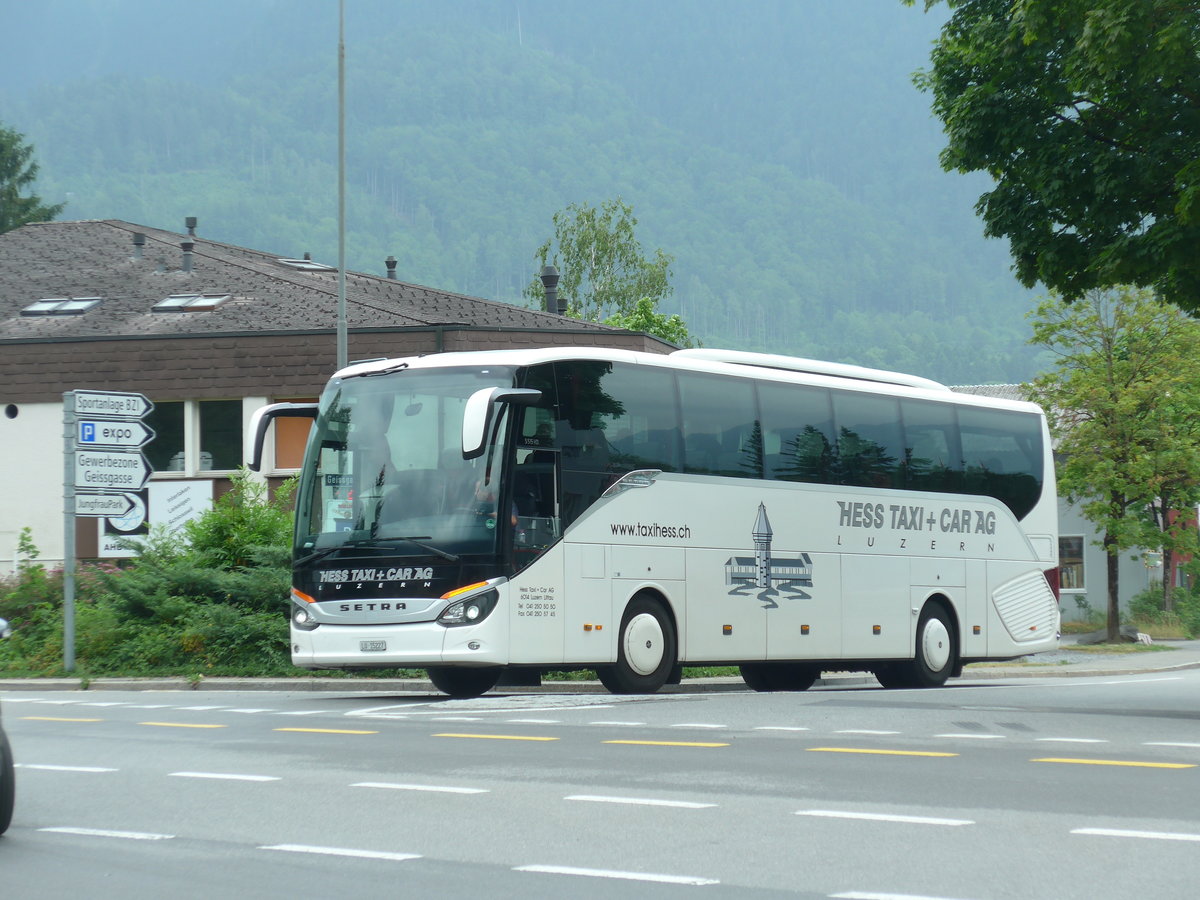 (181'373) - Hess K., Luzern - Nr. 51/LU 15'227 - Setra am 24. Juni 2017 in Interlaken, Geissgasse