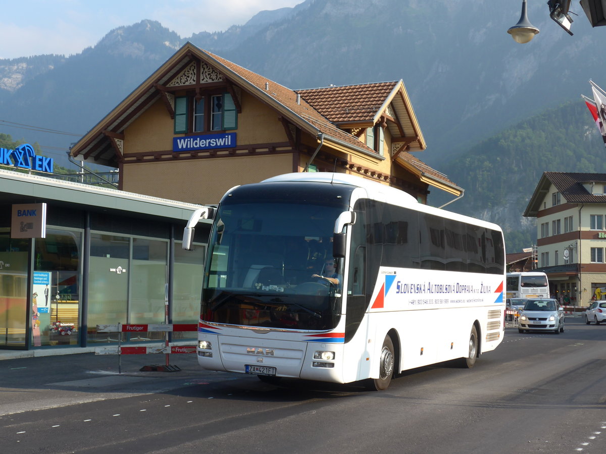 (181'539) - Aus der Slowakei: SAD Zilina - ZA-421FT - MAN am 24. Juni 2017 beim Bahnhof Wilderswil