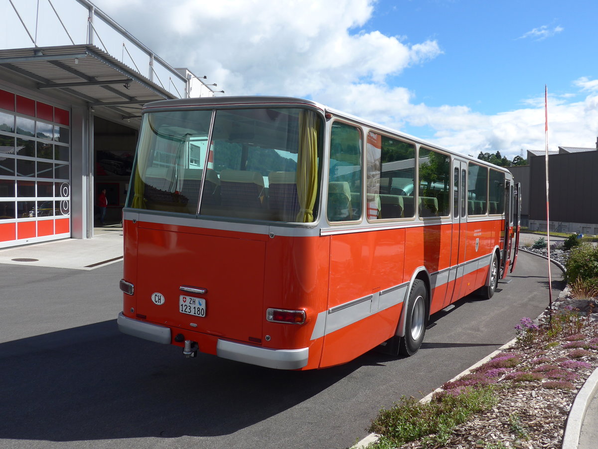 (181'649) - FBW-Club, Mnnedorf - ZH 123'180 - FBW/R&J (ex Tiemann, Oetwil Nr. 19; ex West, Brittnau; ex Wespe, Altsttten; ex AFA Adelboden Nr. 19) am 1. Juli 2017 in Frutigen, Garage AFA