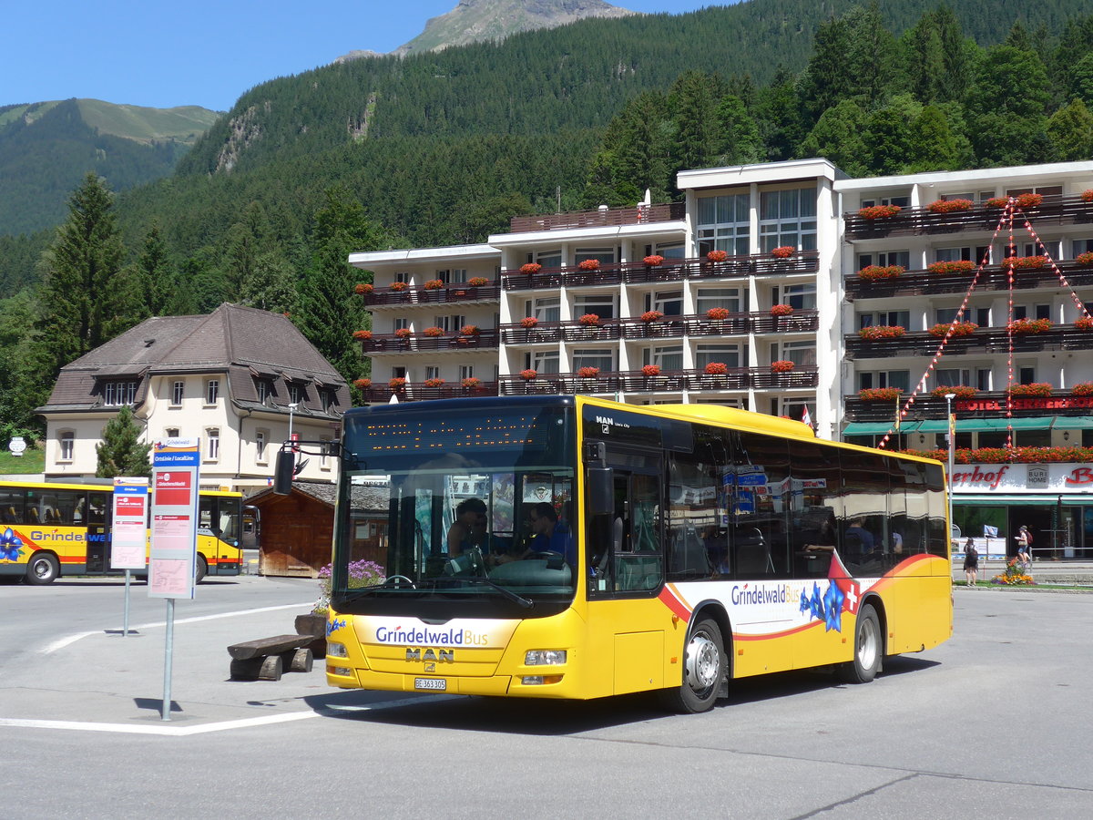 (182'350) - AVG Grindelwald - Nr. 19/BE 363'305 - MAN/Gppel am 30. Juli 2017 beim Bahnhof Grindelwald