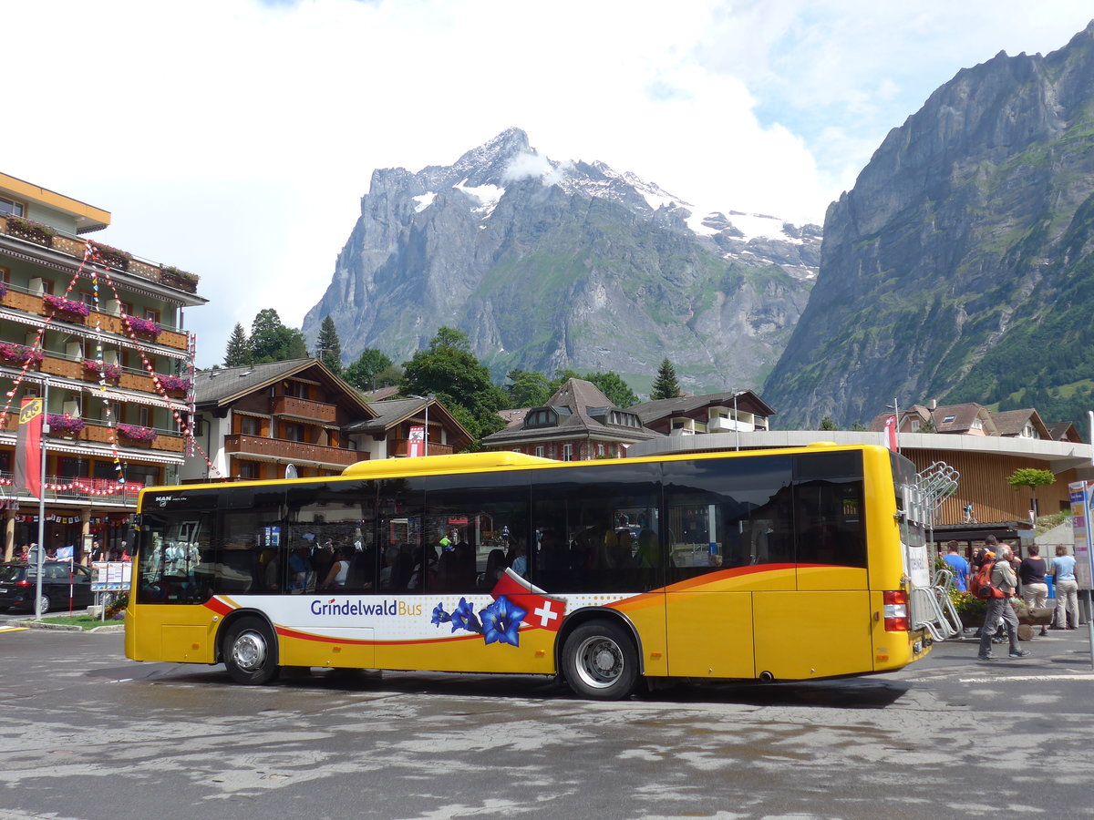 (182'399) - AVG Grindelwald - Nr. 14/BE 202'568 - MAN/Gppel am 30. Juli 2017 beim Bahnhof Grindelwald