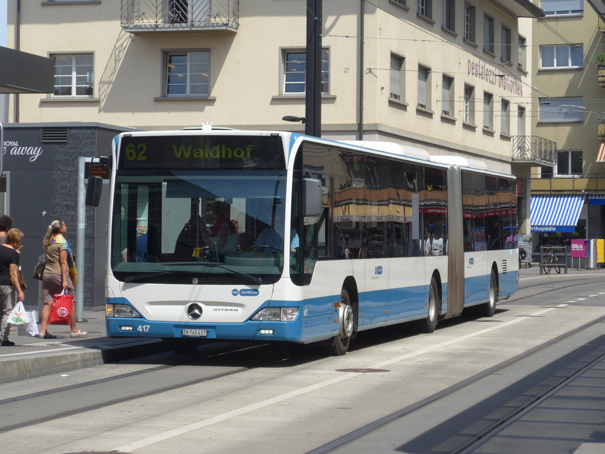 (182'638) - VBZ Zrich - Nr. 417/ZH 745'417 - Mercedes am 3. August 2017 beim Bahnhof Zrich-Oerlikon