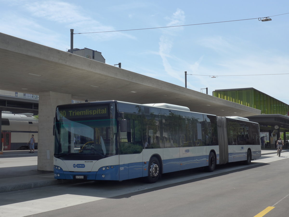 (182'642) - VBZ Zrich - Nr. 529/ZH 730'529 - Neoplan am 3. August 2017 beim Bahnhof Zrich-Oerlikon