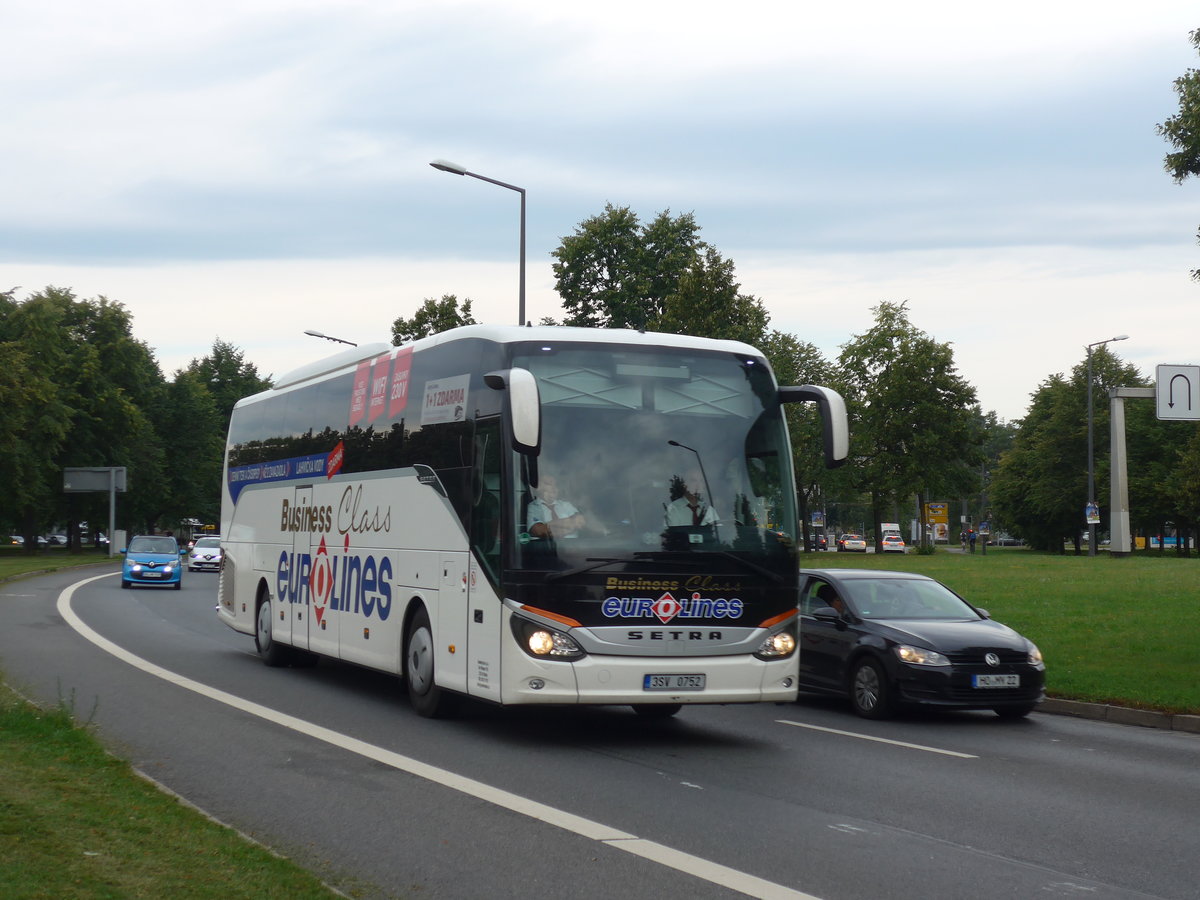 (183'188) - Aus Tschechien: Eurolines, Florenc - 3SV 0752 - Setra am 9. August 2017 in Dresden, Lingnerallee