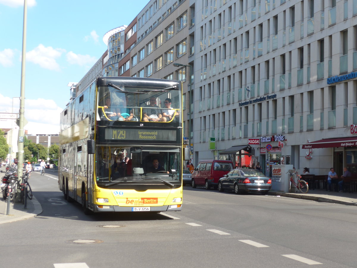 (183'208) - BVG Berlin - Nr. 3256/B-V 3256 - MAN am 9. August 2017 in Berlin, Charlottenstrasse