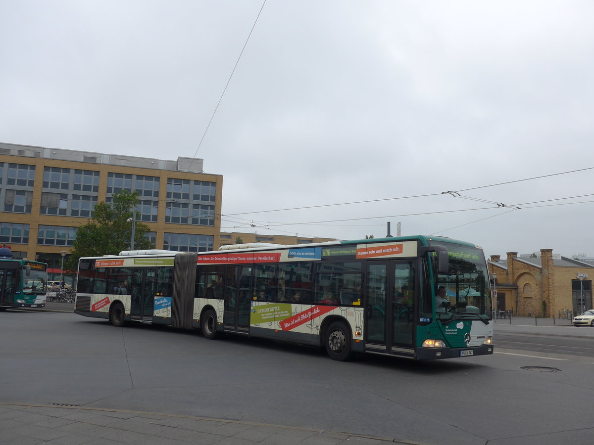 (183'455) - ViP Potsdam - Nr. 947/P-AV 947 - Mercedes am 11. August 2017 beim Hauptbahnhof Potsdam