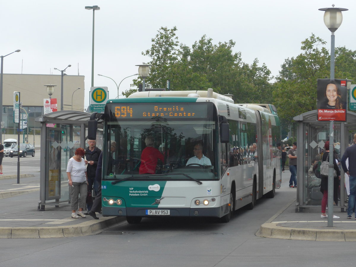 (183'459) - ViP Potsdam - Nr. 953/P-AV 953 - Volvo am 11. August 2017 beim Hauptbahnhof Potsdam