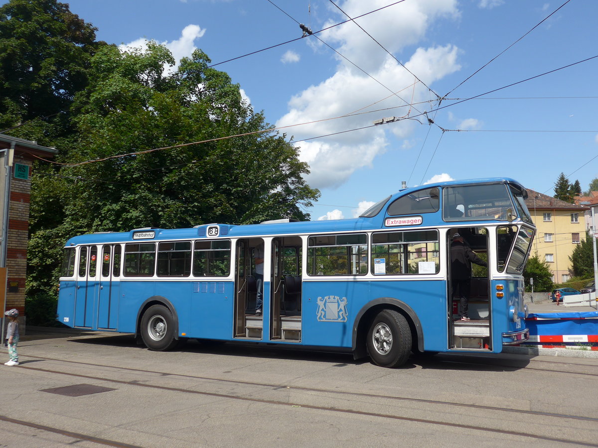 (183'734) - FBW-Club, Mnnedorf - Nr. 239/ZH 30'073 U - FBW/Tscher Hochlenker (ex VBZ Zrich Nr. 239; ex Kamm, Schlieren; ex VBZ Zrich Nr. 239; ex VBZ Zrich Nr. 219) am 20. August 2017 in Zrich, Burgwies