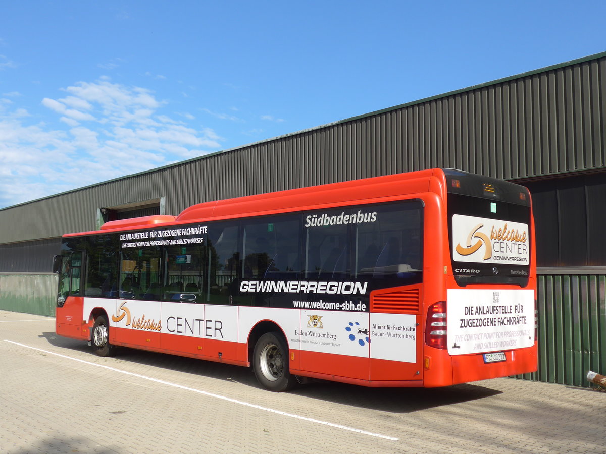 (183'891) - SBG Freiburg - FR-JS 327 - Mercedes am 23. August 2017 in Bad Drrheim, Garage Luschin