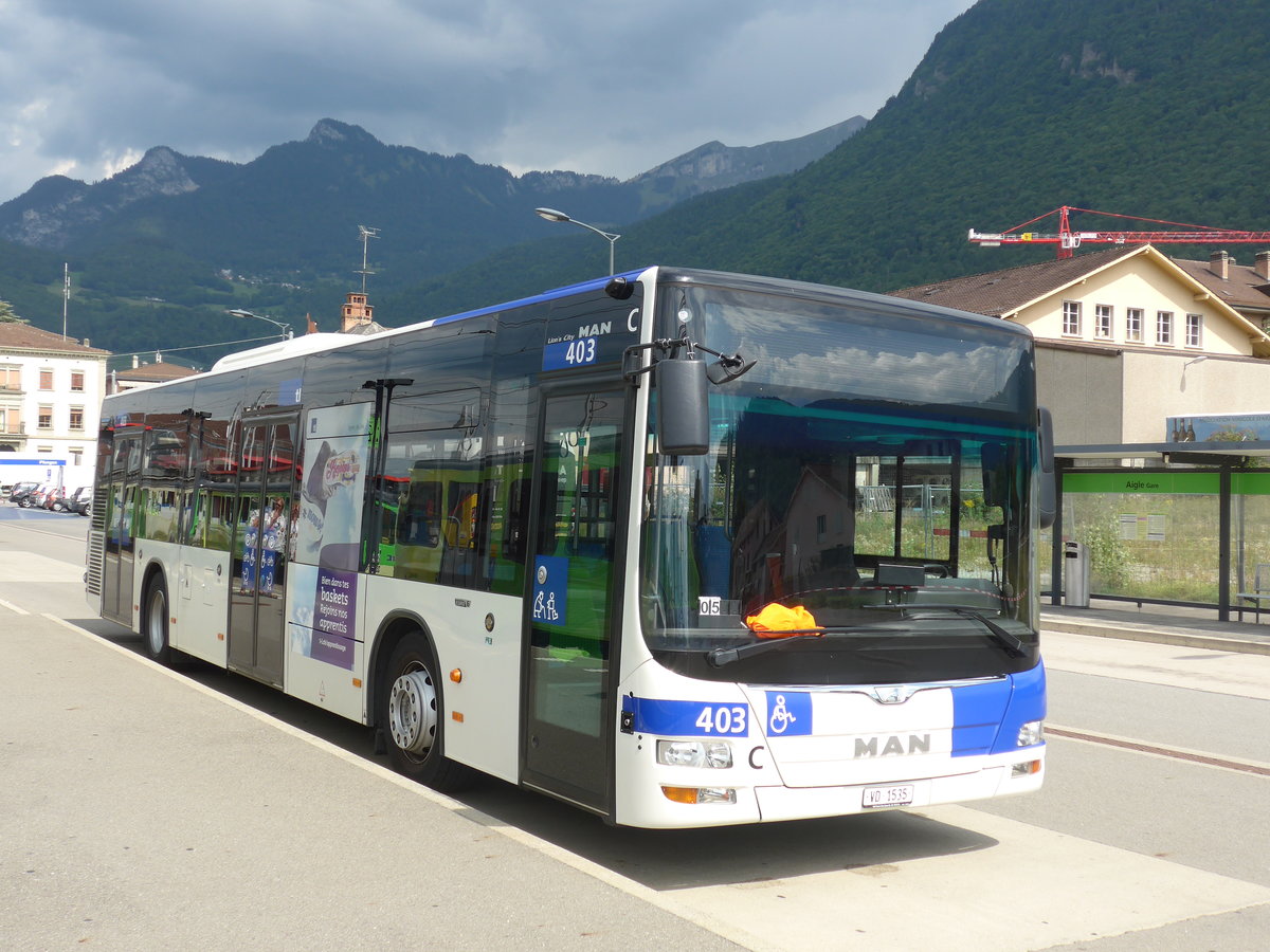 (183'996) - TL Lausanne - Nr. 403/VD 1535 - MAN am 24. August 2017 beim Bahnhof Aigle