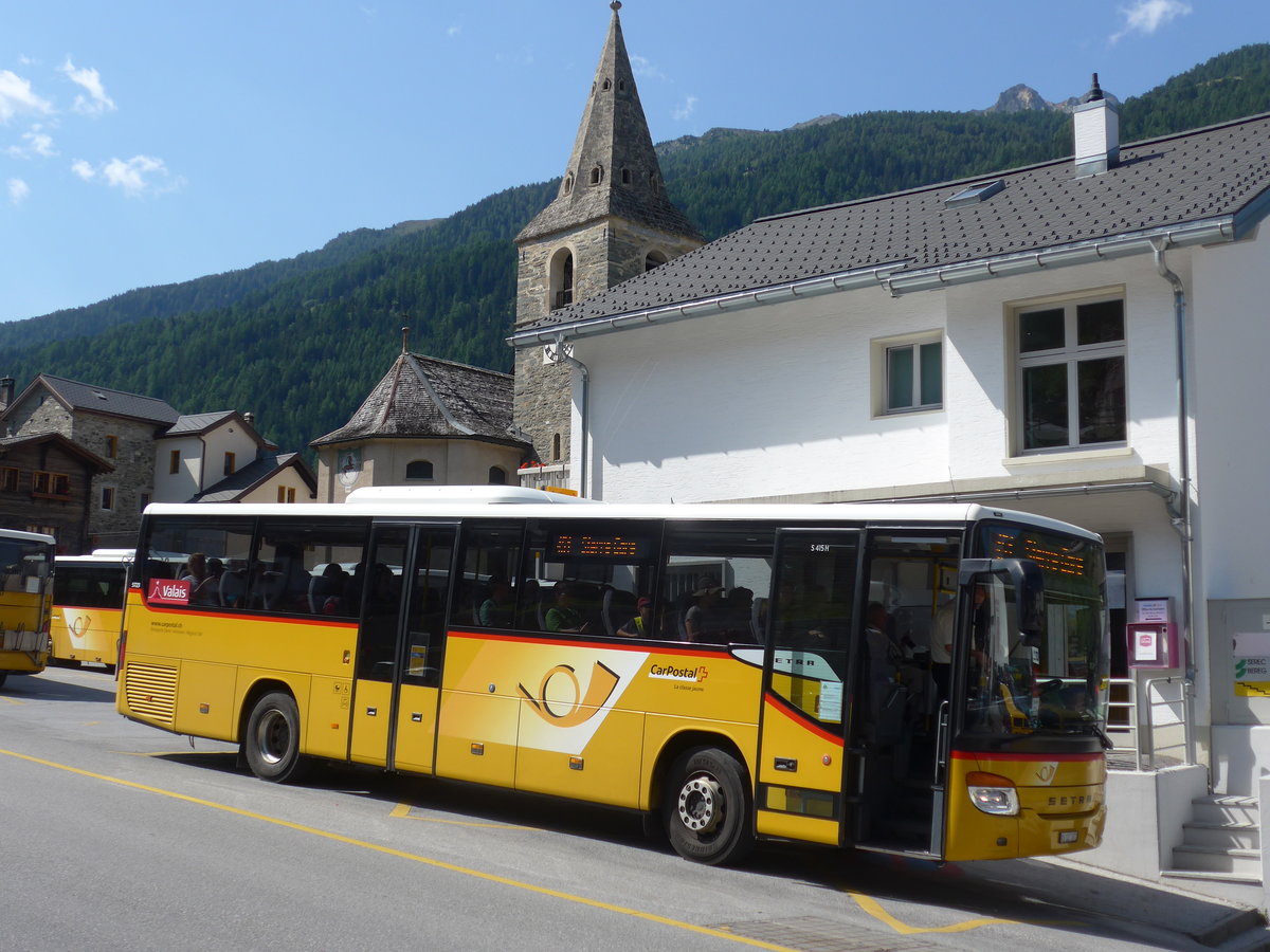 (184'179) - TSAR, Sierre - VS 127'372 - Setra am 25. August 2017 in Vissoie, Post