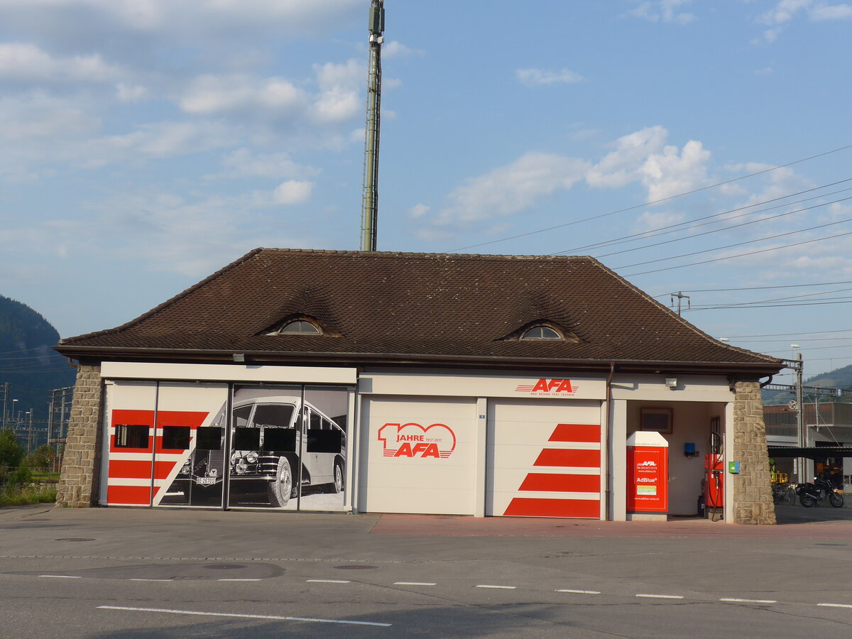 (184'265) - Alte AFA-Garage am 25. August 2017 beim Bahnhof Frutigen