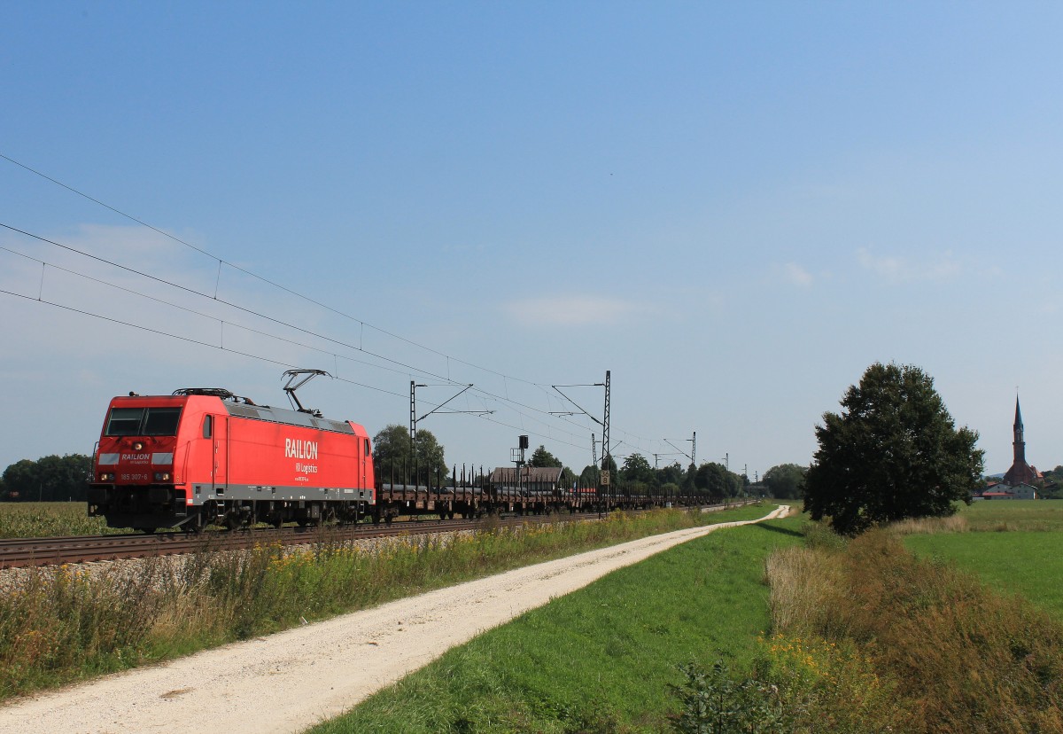 185 307-6 mit einem Stahlzug am 31. August 2013 bei bersee.