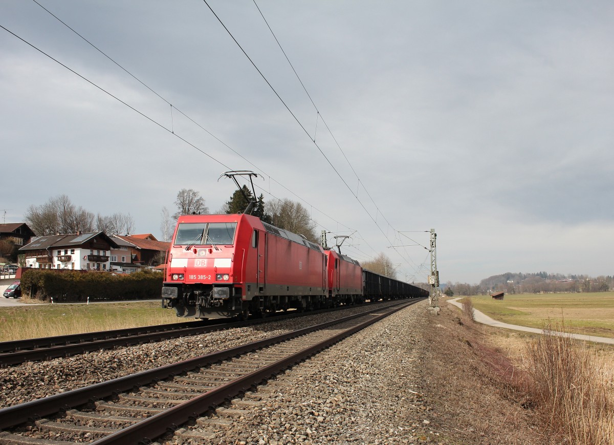 185 385-2 am 16. Mrz 2015 bei Weisham in Richtung Freilassing fahrend.