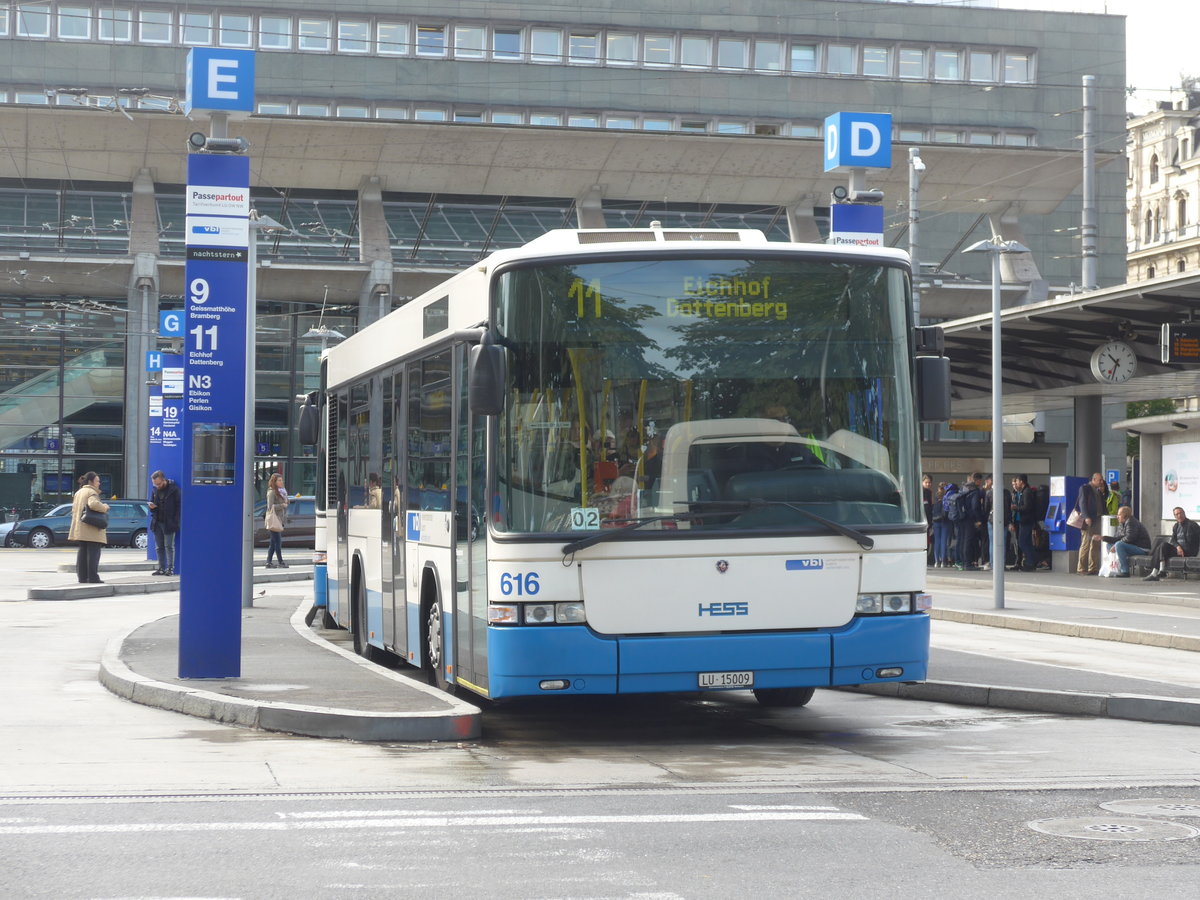 (185'166) - VBL Luzern - Nr. 616/LU 15'009 - Scania/Hess am 18. September 2017 beim Bahnhof Luzern