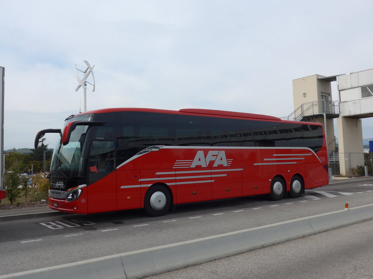 (185'203) - Aus der Schweiz: AFA Adelboden - Nr. 16/BE 21'181 - Setra am 25. September 2017 in Saint Rambert, Raststtte