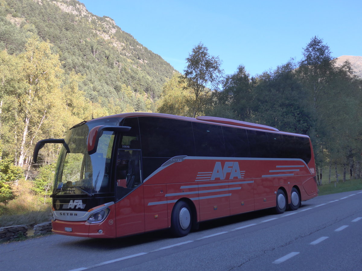 (185'311) - Aus der Schweiz: AFA Adelboden - Nr. 16/BE 21'181 - Setra am 27. September 2017 in Llorts, Pont d'Estarell