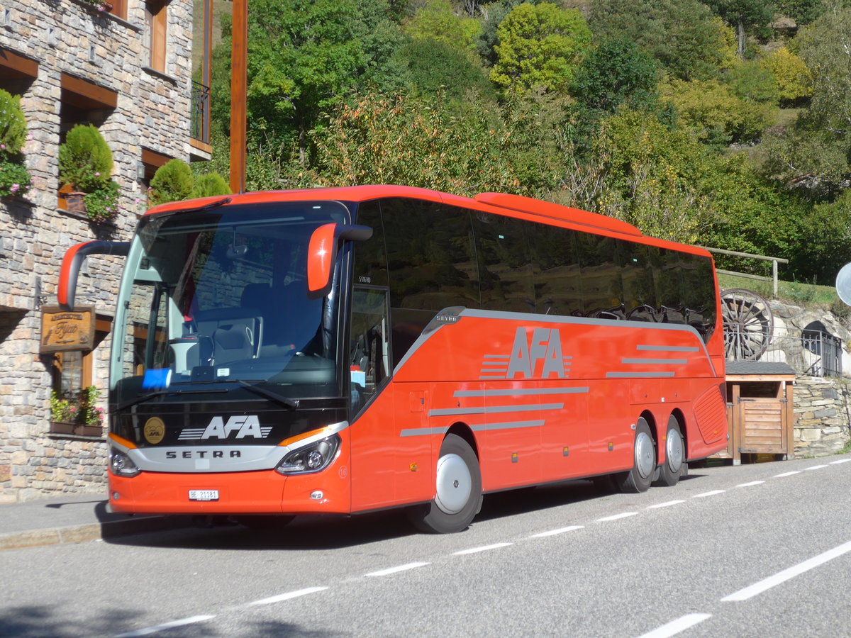 (185'322) - Aus der Schweiz: AFA Adelboden - Nr. 16/BE 21'181 - Setra am 27. September 2017 in Llorts, Aparthotel Fijat