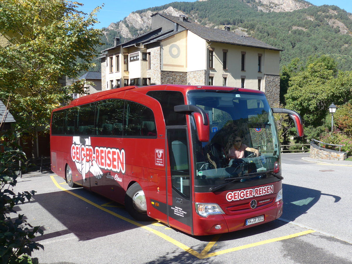 (185'369) - Aus Deutschland: Geiger, Neustadt - NW-GR 3002 - Mercedes am 27. September 2017 in Ordino