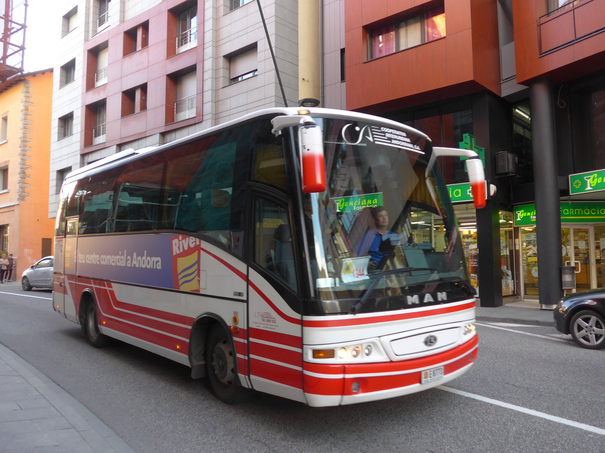 (185'407) - CIA Andorra la Vella - E8773 - MAN/Beulas am 27. September 2017 in La Massana, Les Entrades