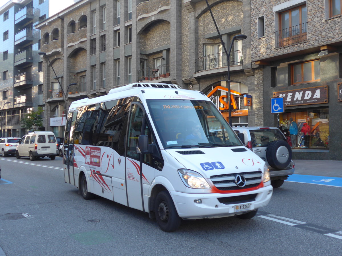 (185'409) - CIA Andorra la Vella - K9363 - Mercedes am 27. September 2017 in La Massana, Les Entrades