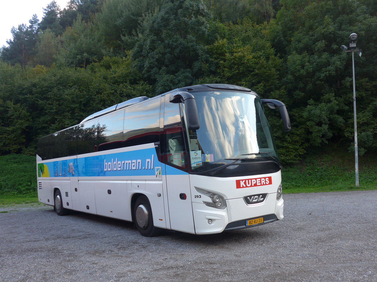 (185'440) - Aus Holland: Kupers, Weert - Nr. 293/BZ-RJ-23 - VDL am 27. September 2017 in La Massana, Carparkplatz