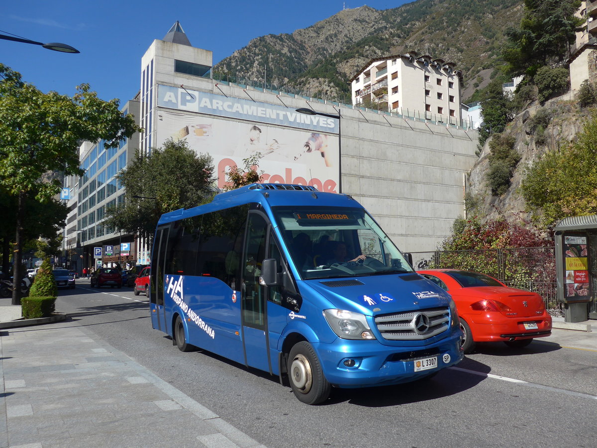 (185'491) - Hispano Andorrana, Andorra la Vella - L3307 - Mercedes am 28. September 2017 in Andorra la Vella, Ambaixada d'Espanya