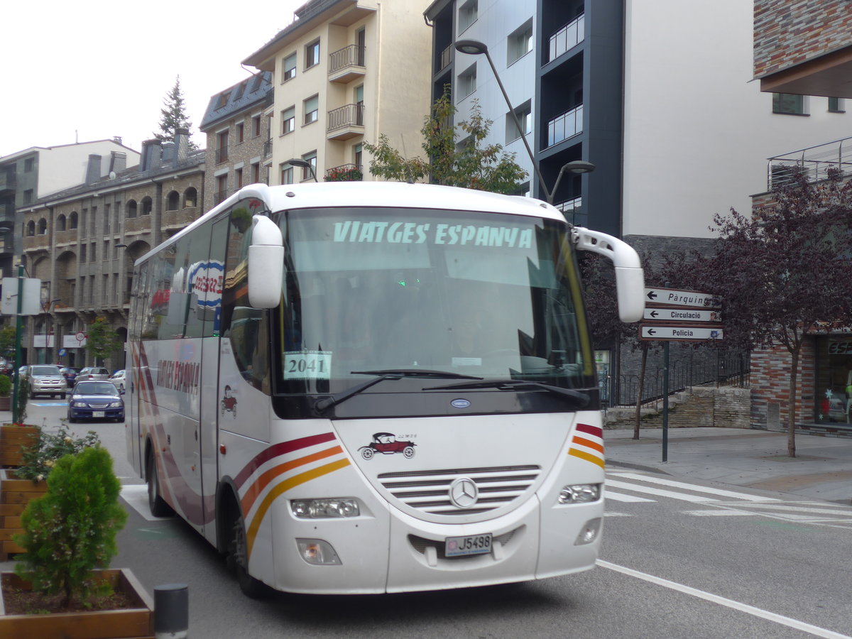 (185'564) - Viatges Espanya, Sant Juli de Lria - J5498 - Mercedes/Indcar am 28. September 2017 in La Massana, Les Entrades