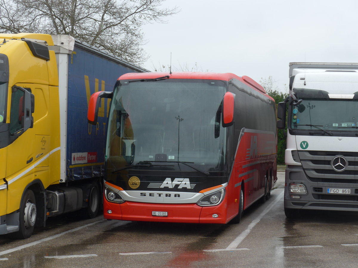 (185'737) - Aus der Schweiz: AFA Adelboden - Nr. 16/BE 21'181 - Setra am 30. September 2017 in Romagnieu, Raststtte