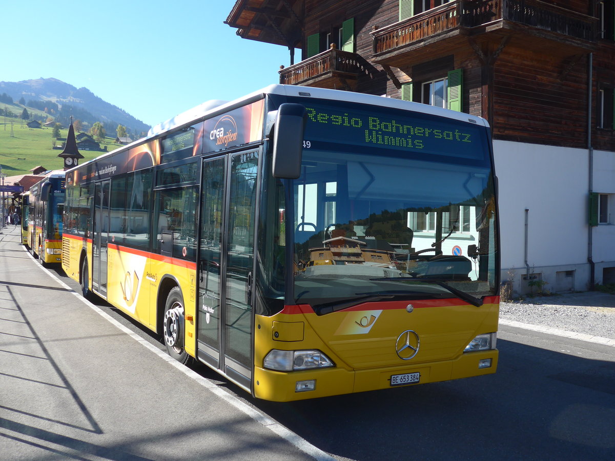 (185'883) - PostAuto Bern - BE 653'384 - Mercedes (ex Nr. 532; ex BE 610'544; ex BE 614'044) am 16. Oktober 2017 beim Bahnhof Zweisimmen