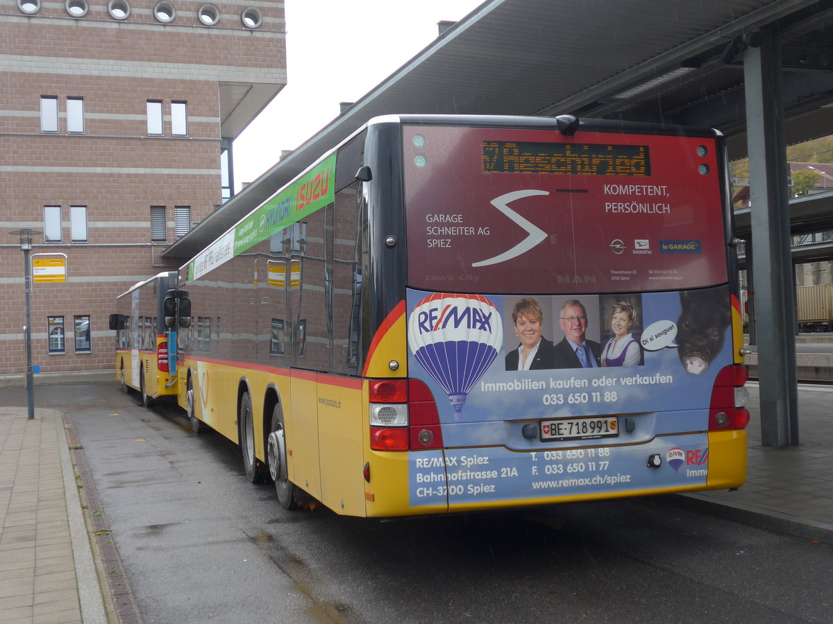 (186'104) - PostAuto Bern - BE 718'991 - MAN am 22. Oktober 2017 beim Bahnhof Spiez