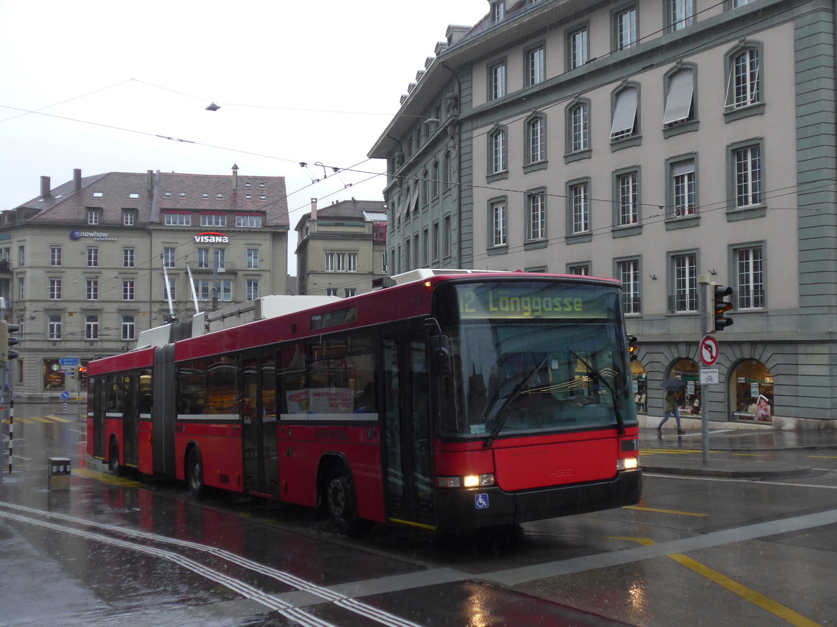 (186'579) - Bernmobil, Bern - Nr. 16 - NAW/Hess Gelenktrolleybus am 25. November 2017 in Bern, Schanzenstrasse