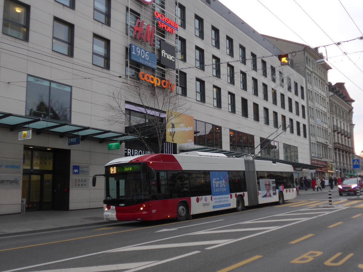 (186'711) - TPF Fribourg - Nr. 527 - Hess/Hess Gelenktrolleybus am 27. November 2017 beim Bahnhof Fribourg