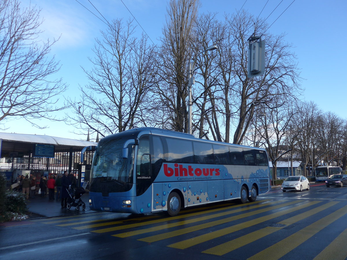 (186'834) - Bihtours, Schlieren - ZH 766'728 - MAN am 9. Dezember 2017 beim Bahnhof Luzern