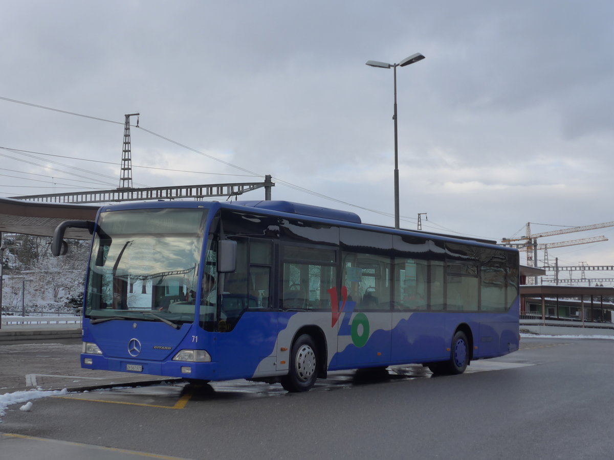 (186'901) - VZO Grningen - Nr. 71/ZH 567'971 - Mercedes am 9. Dezember 2017 beim Bahnhof Wetzikon