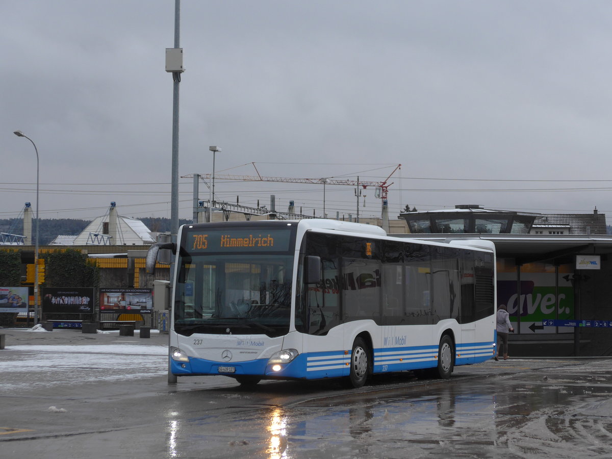 (186'960) - WilMobil, Wil - Nr. 237/SG 439'127 - Mercedes am 14. Dezember 2017 beim Bahnhof Wil