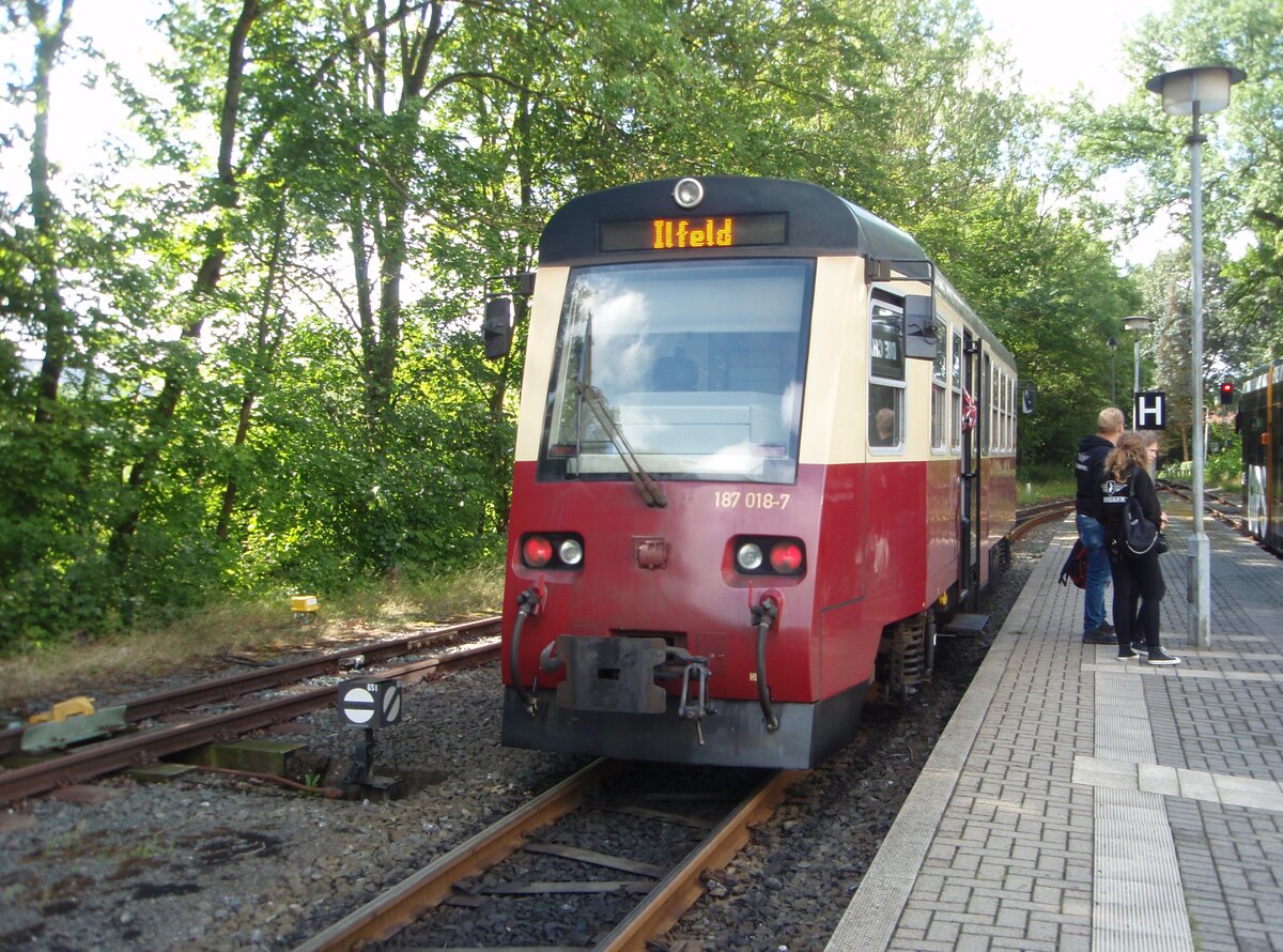 187 018 der Harzer Schmalspurbahnen als HSB nach Eisfelder Talmhle in Ilfeld. 10.08.2024