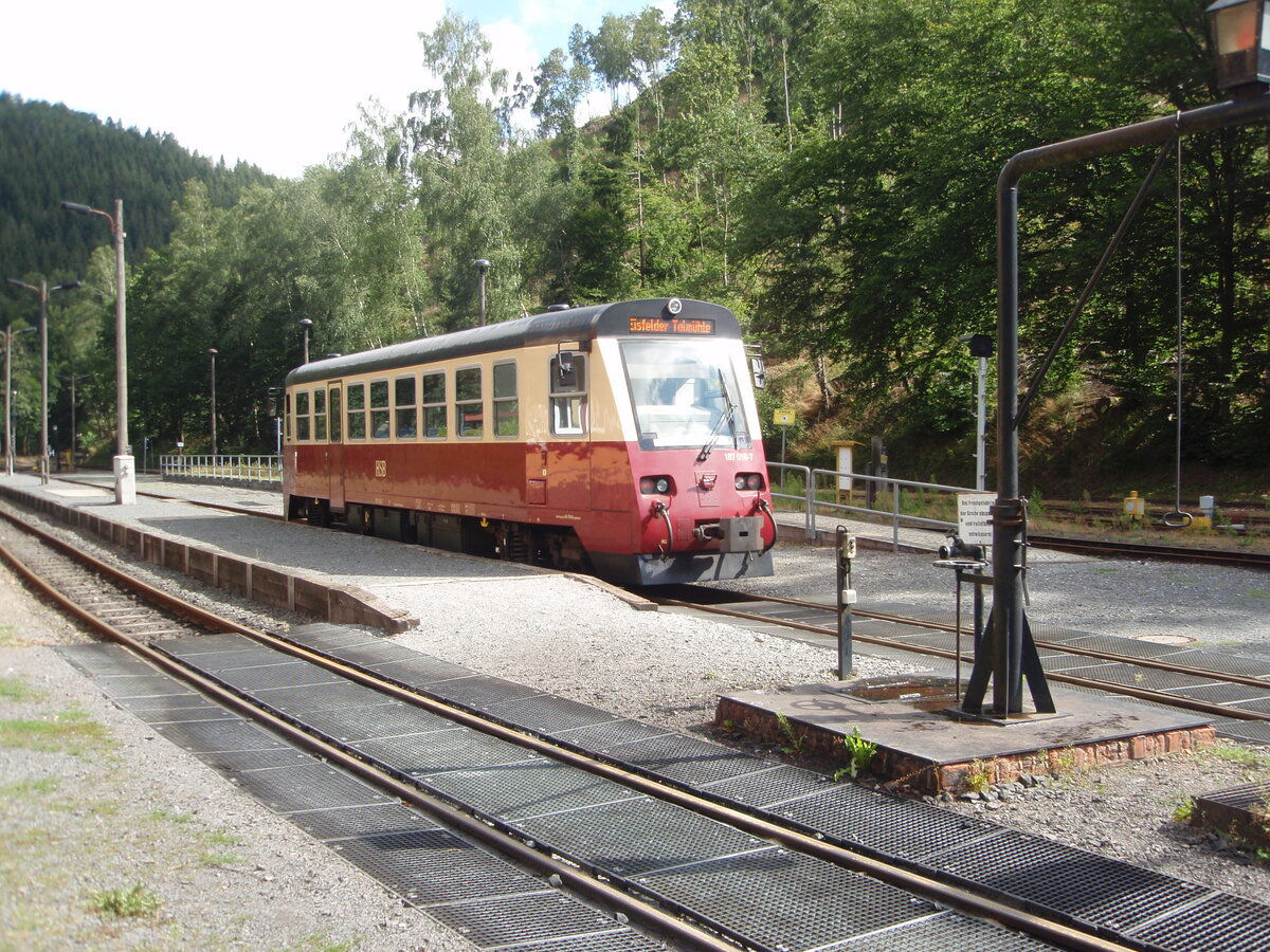 187 018 der Harzer Schmalspurbahnen als HSB aus Ilfeld in Eisfelder Talmhle. 10.08.2024