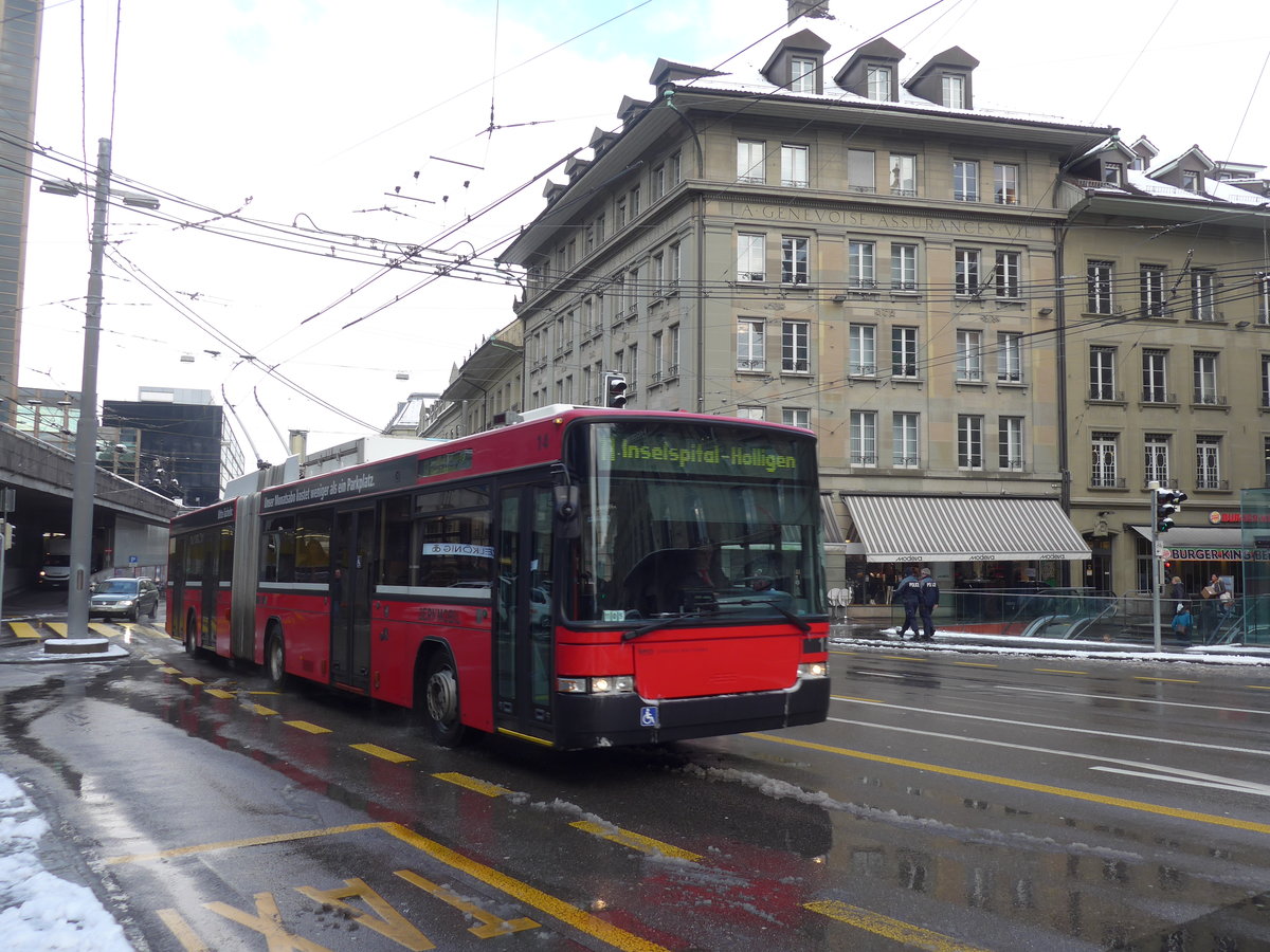 (187'071) - Bernmobil, Bern - Nr. 14 - NAW/Hess Gelenktrolleybus am 18. Dezember 2017 beim Bahnhof Bern