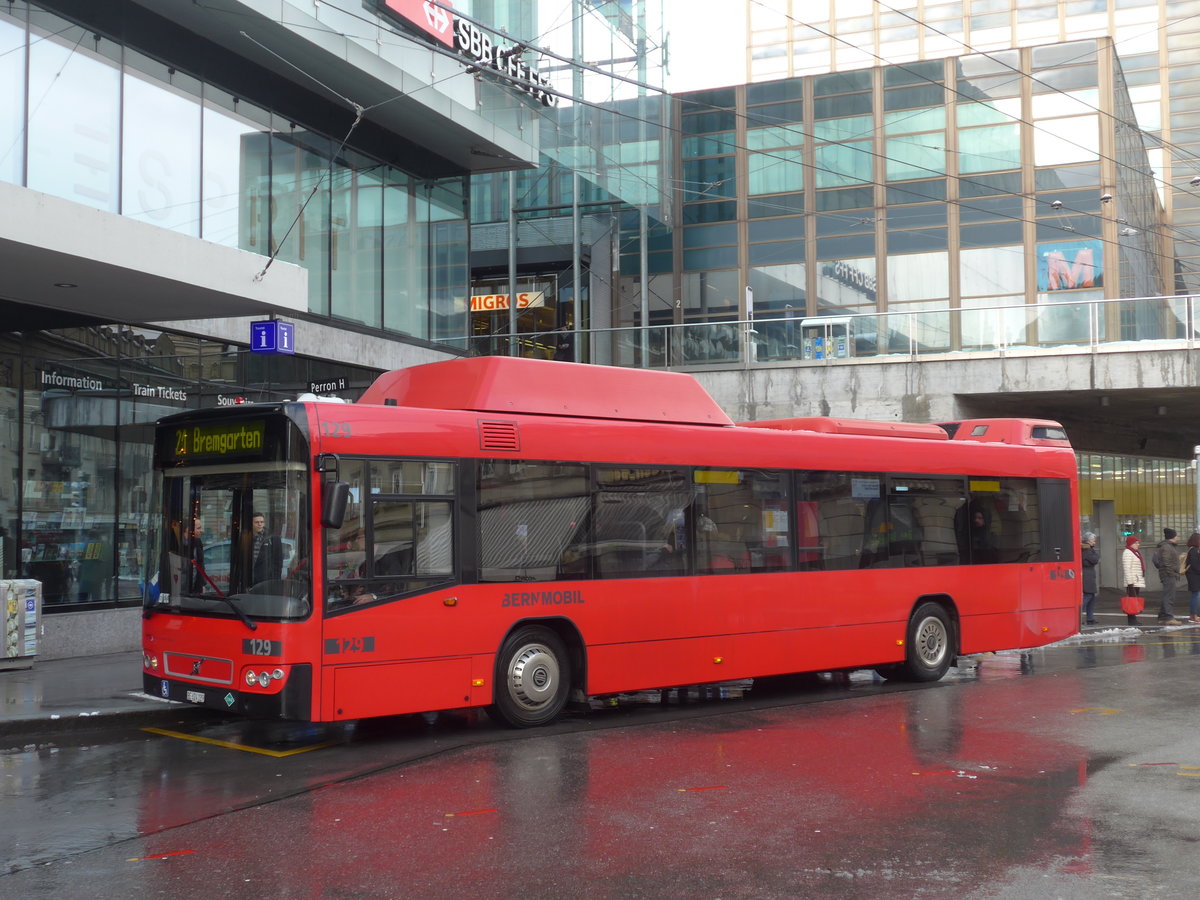 (187'075) - Bernmobil, Bern - Nr. 129/BE 624'129 - Volvo am 18. Dezember 2017 beim Bahnhof Bern