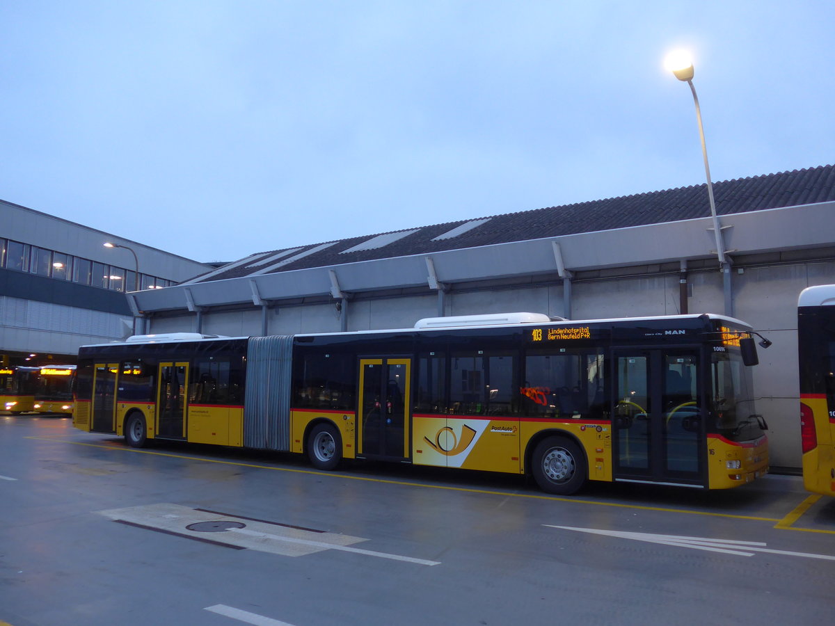 (187'114) - Steiner, Ortschwaben - Nr. 16/BE 93'335 - MAN am 23. Dezember 2017 in Bern, Postautostation