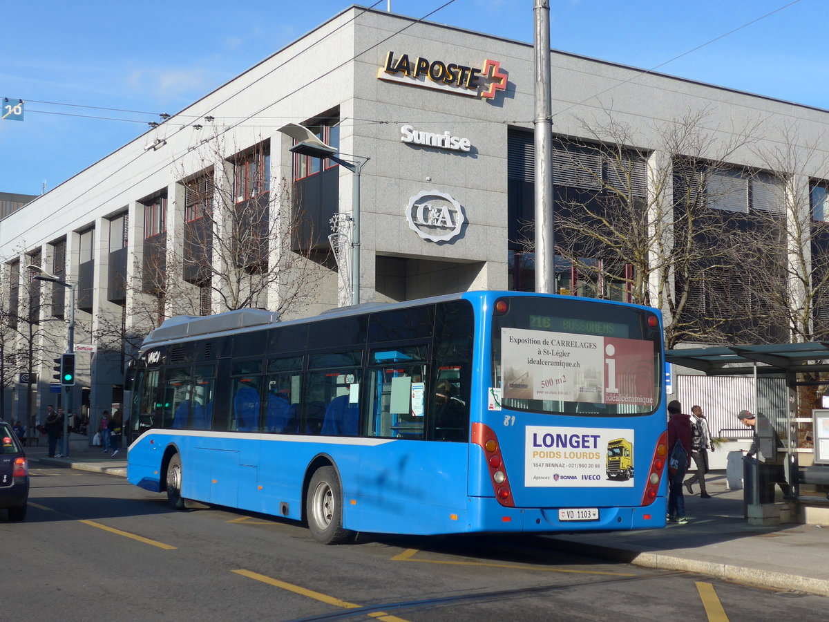 (187'232) - VMCV Clarens - Nr. 81/VD 1103 - Van Hool am 23. Dezember 2017 beim Bahnhof Vevey