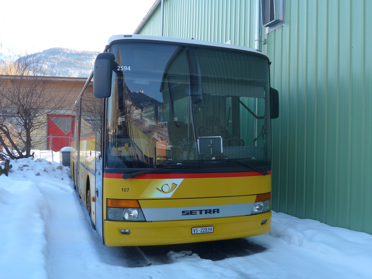 (187'240) - Buchard, Leytron - Nr. 107/VS 22'839 - Setra am 23. Dezember 2017 in Leytron, Garage