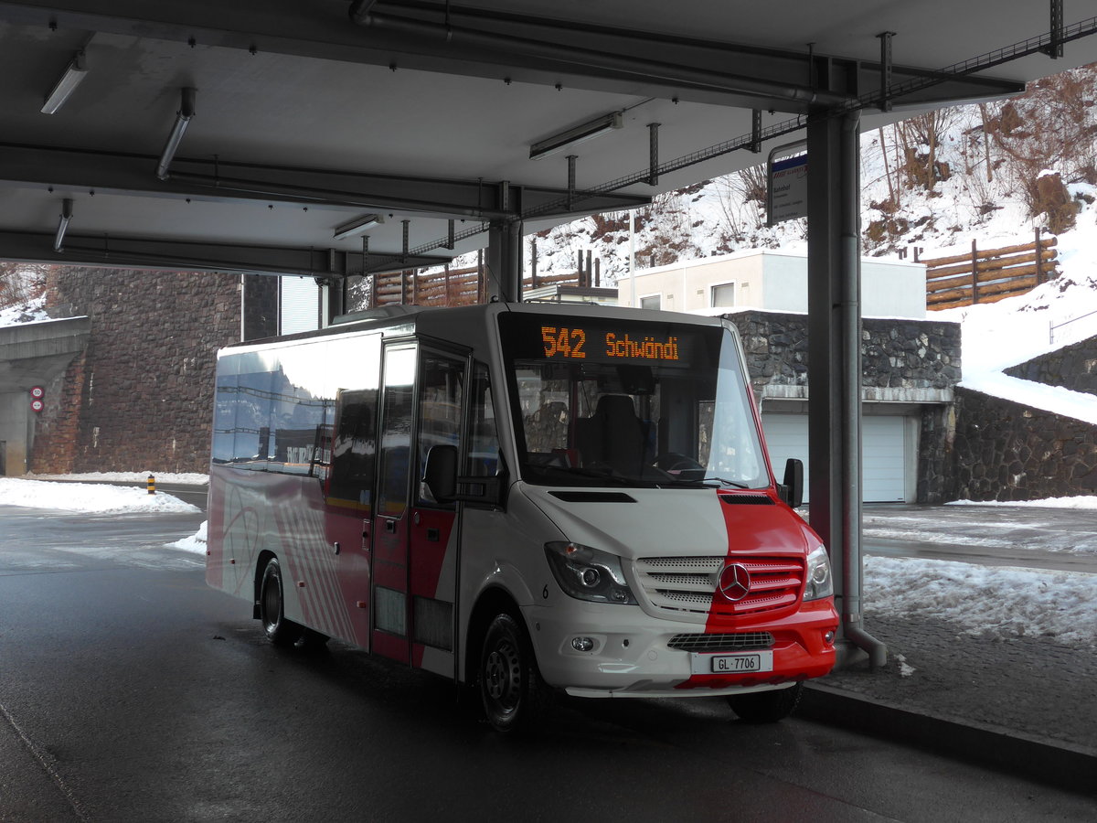 (187'491) - AS Engi - Nr. 6/GL 7706 - Mercedes/Kutsenits am 31. Dezember 2017 beim Bahnhof Schwanden