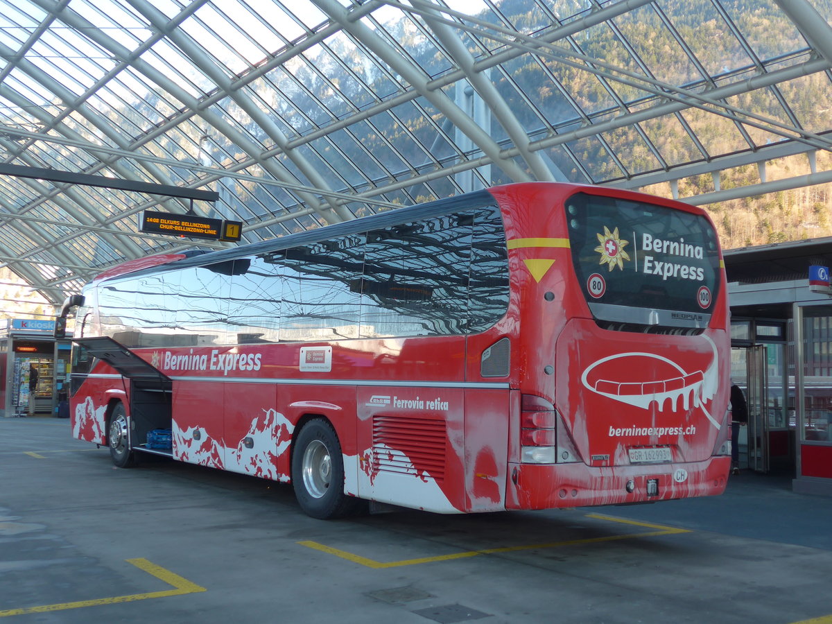 (187'600) - PostAuto Graubnden - GR 162'993 - Neoplan am 1. Januar 2018 in Chur, Postautostation