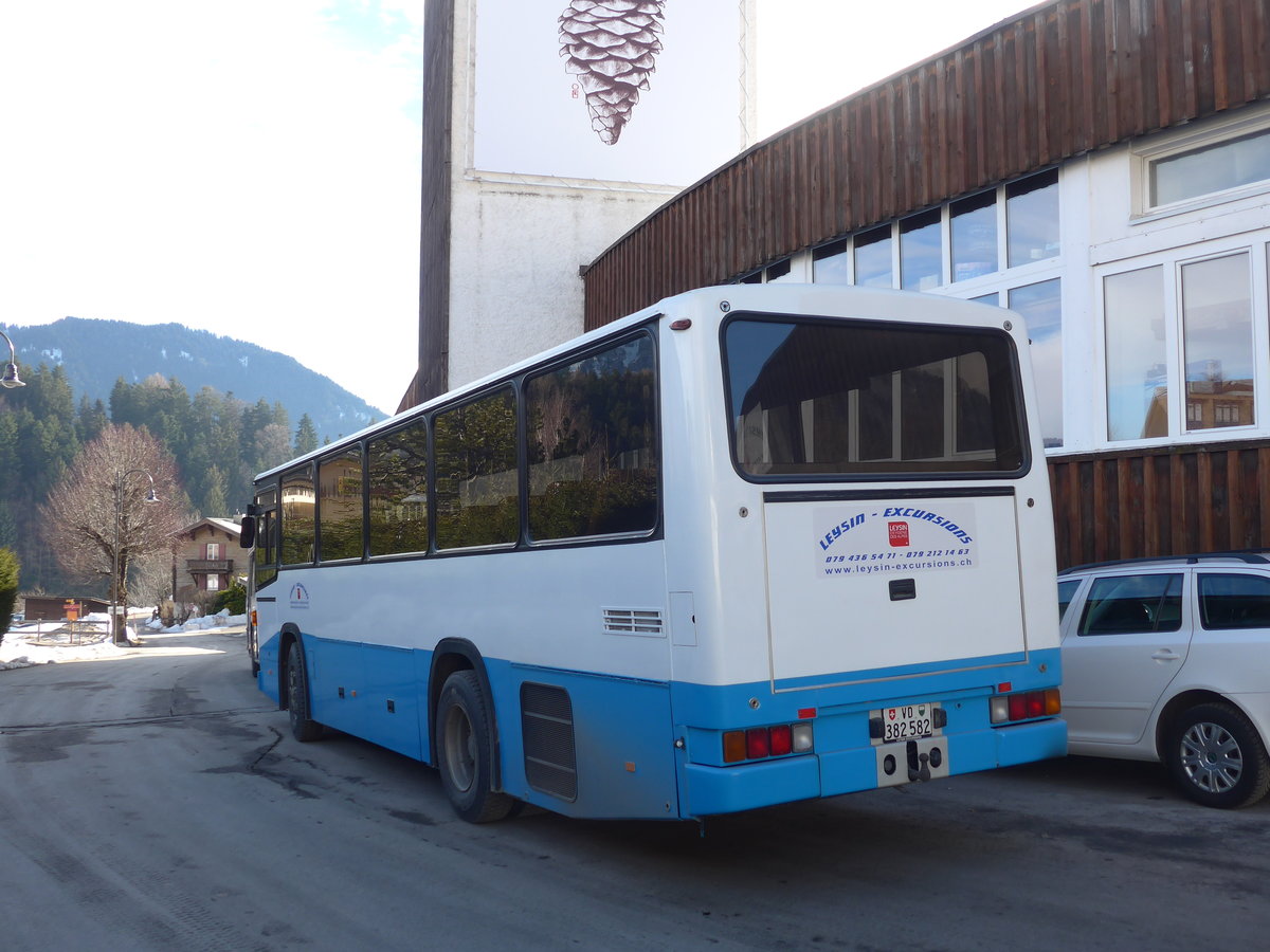 (187'948) - Leysin-Excursions, Leysin - VD 382'582 - NAW/R&J (ex Funi-Car, Biel Nr. 15; ex Autotour, Visp Nr. 2; ex Lehner, Brchen Nr. 2) am 14. Januar 2018 in Leysin, Garage