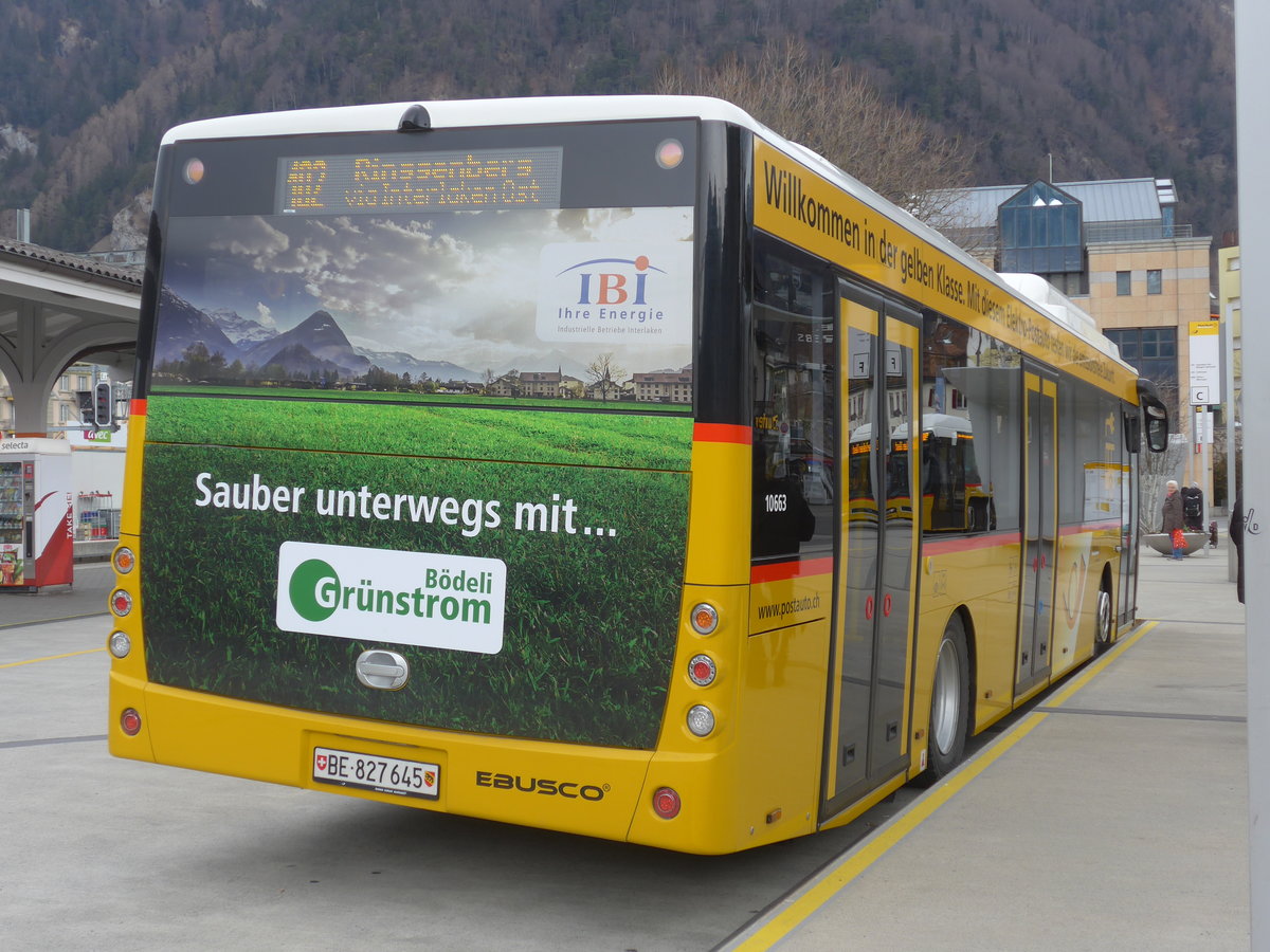 (188'246) - PostAuto Bern - BE 827'645 - Ebusco am 5. Februar 2018 beim Bahnhof Interlaken West