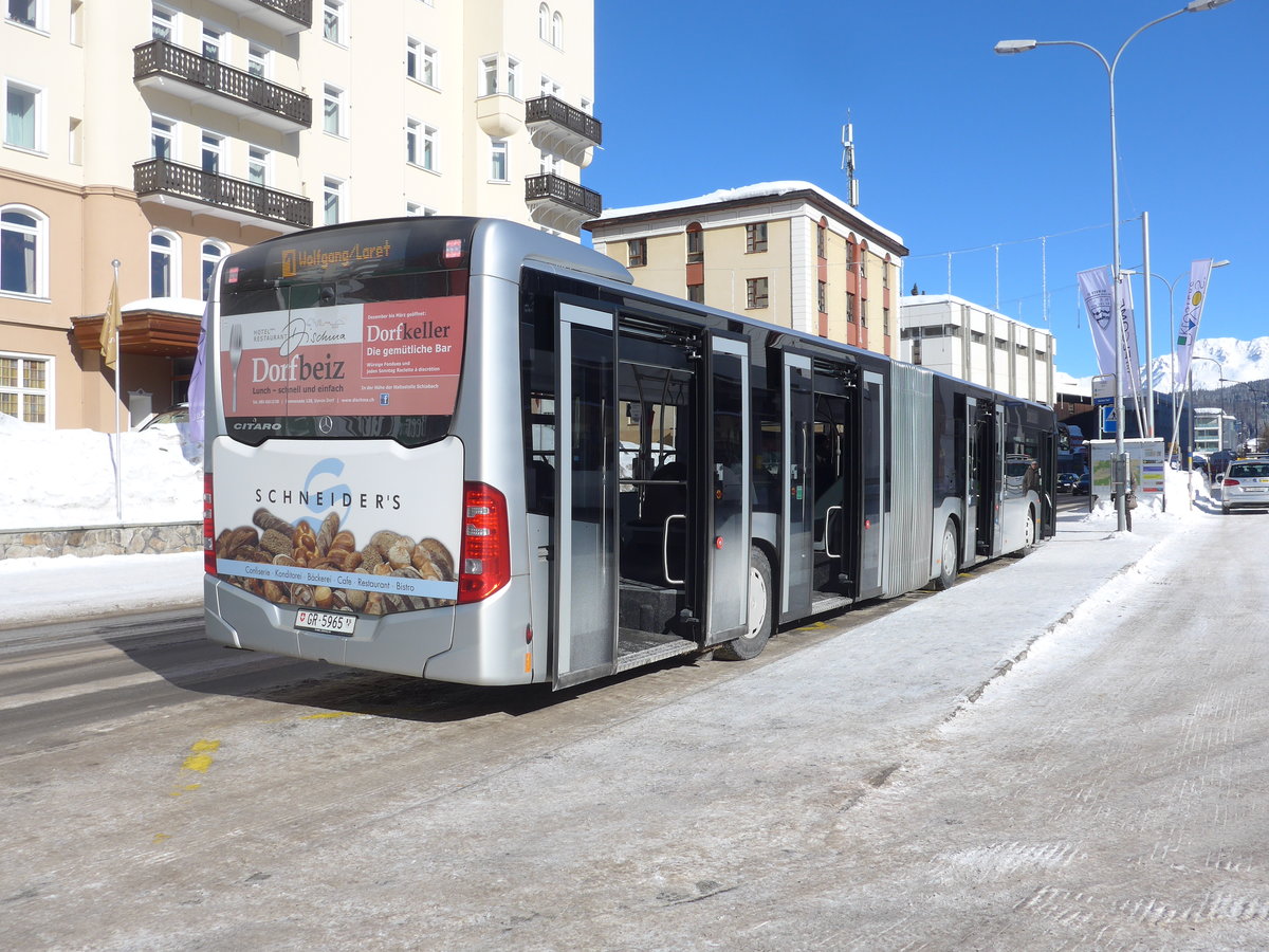 (188'525) - Kessler, Davos - GR 5965 - Mercedes am 13. Februar 2018 beim Bahnhof Davos Dorf